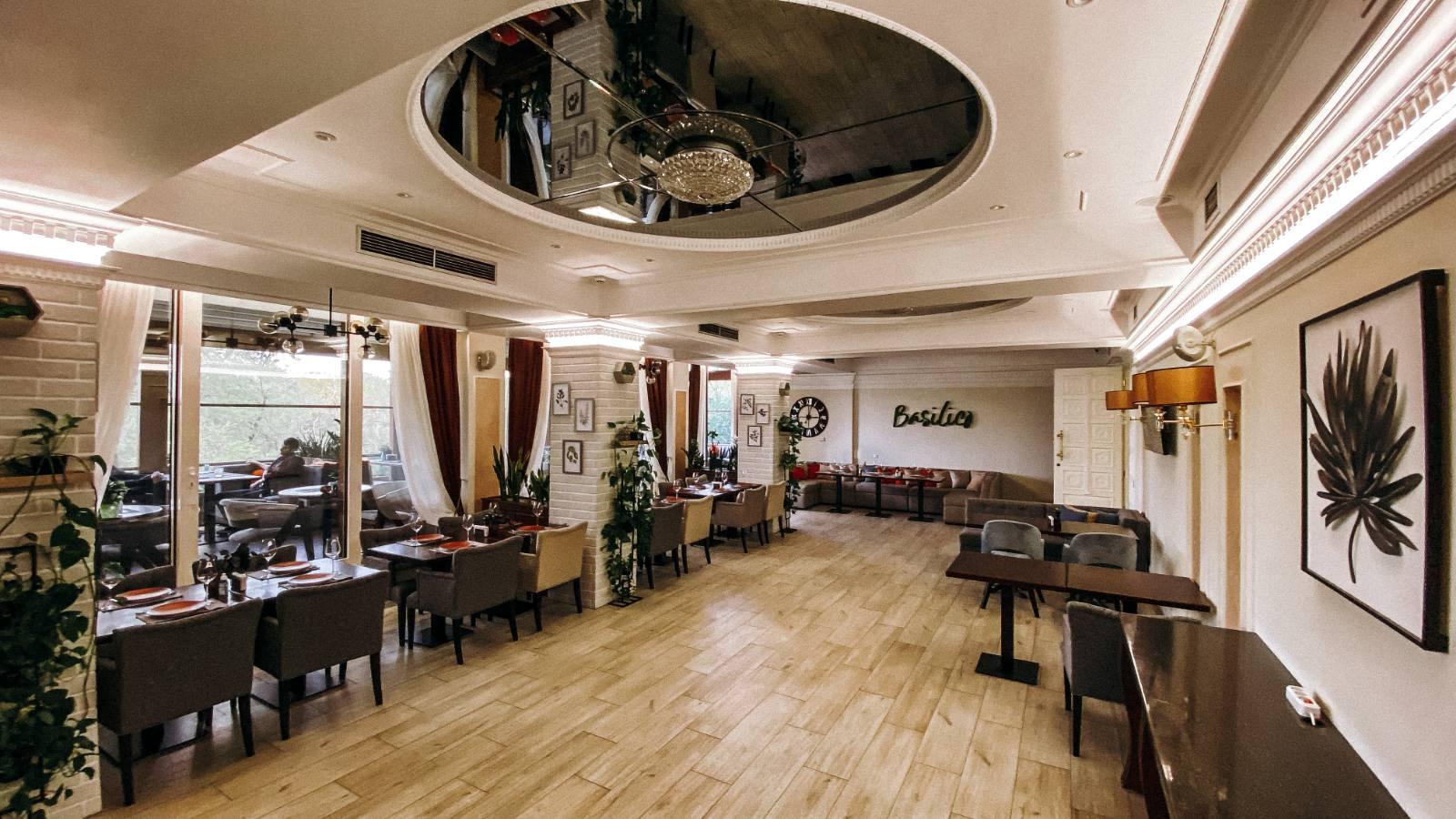 Hotel Royal Park Кишинев Екстериор снимка