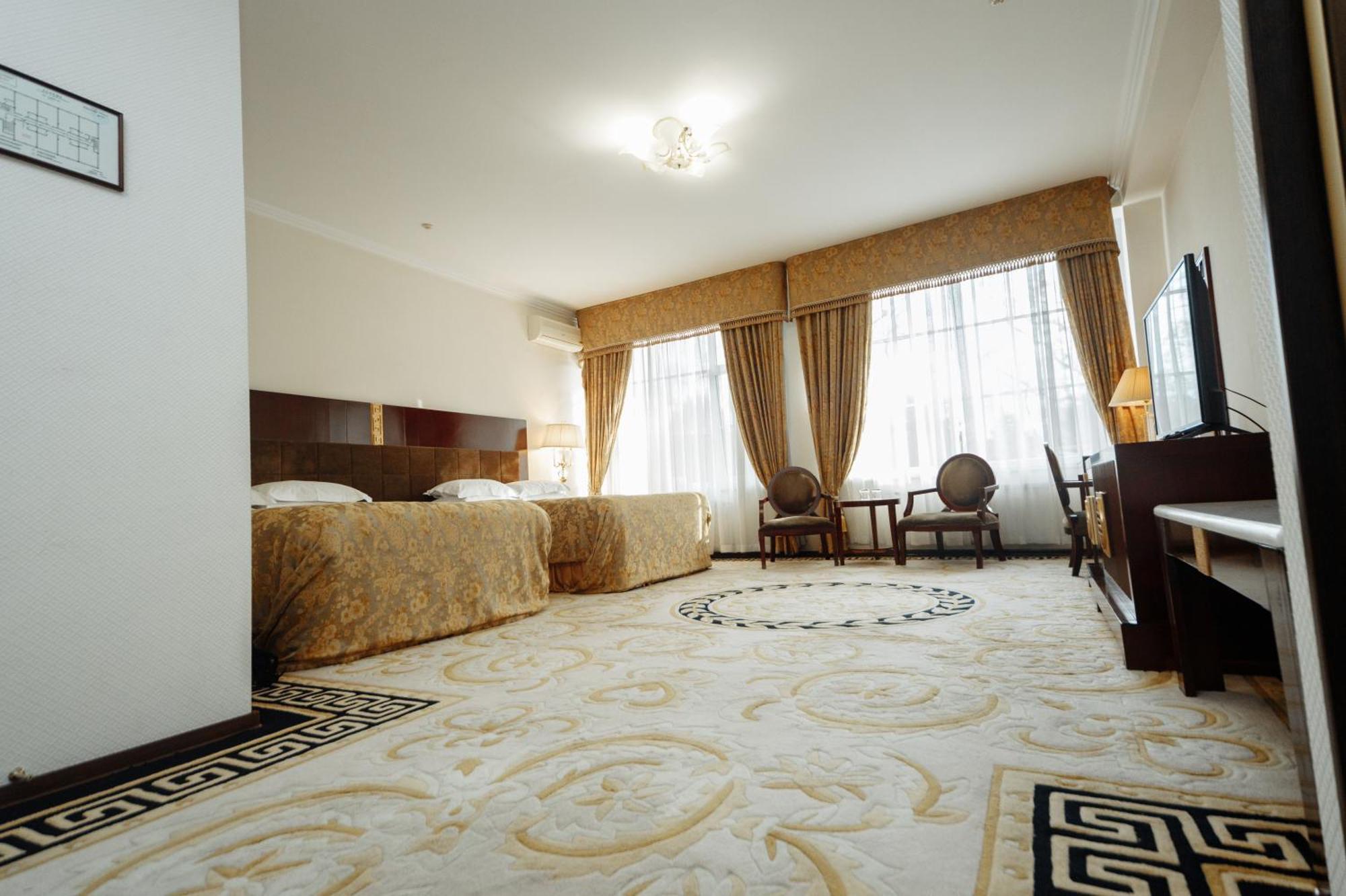Hotel Royal Park Кишинев Екстериор снимка