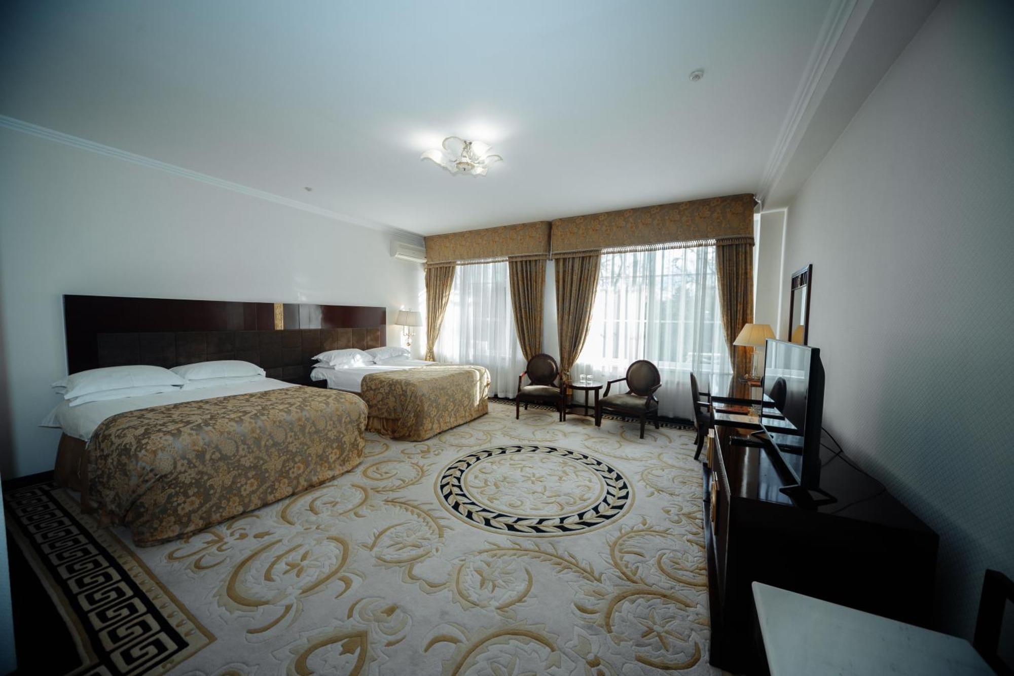 Hotel Royal Park Кишинев Екстериор снимка