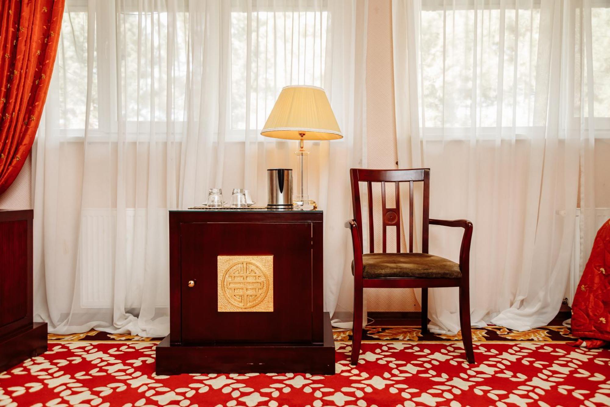 Hotel Royal Park Кишинев Екстериор снимка