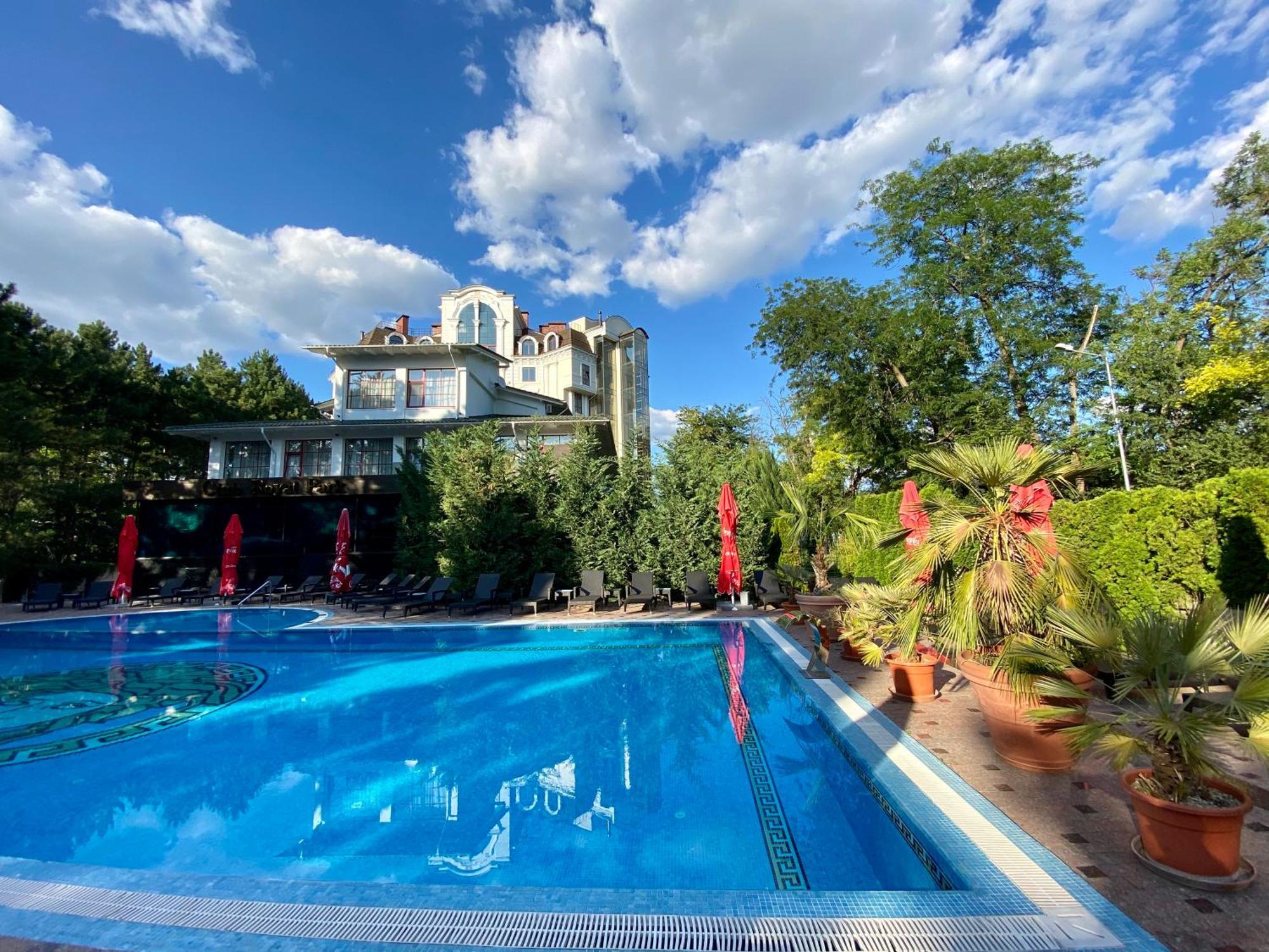 Hotel Royal Park Кишинев Екстериор снимка